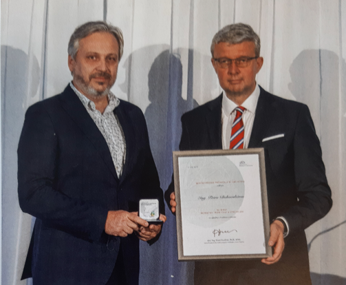 Petr Bukovski převzal medaili Ministra průmyslu a obchodu za zásluhy v textilním průmyslu.