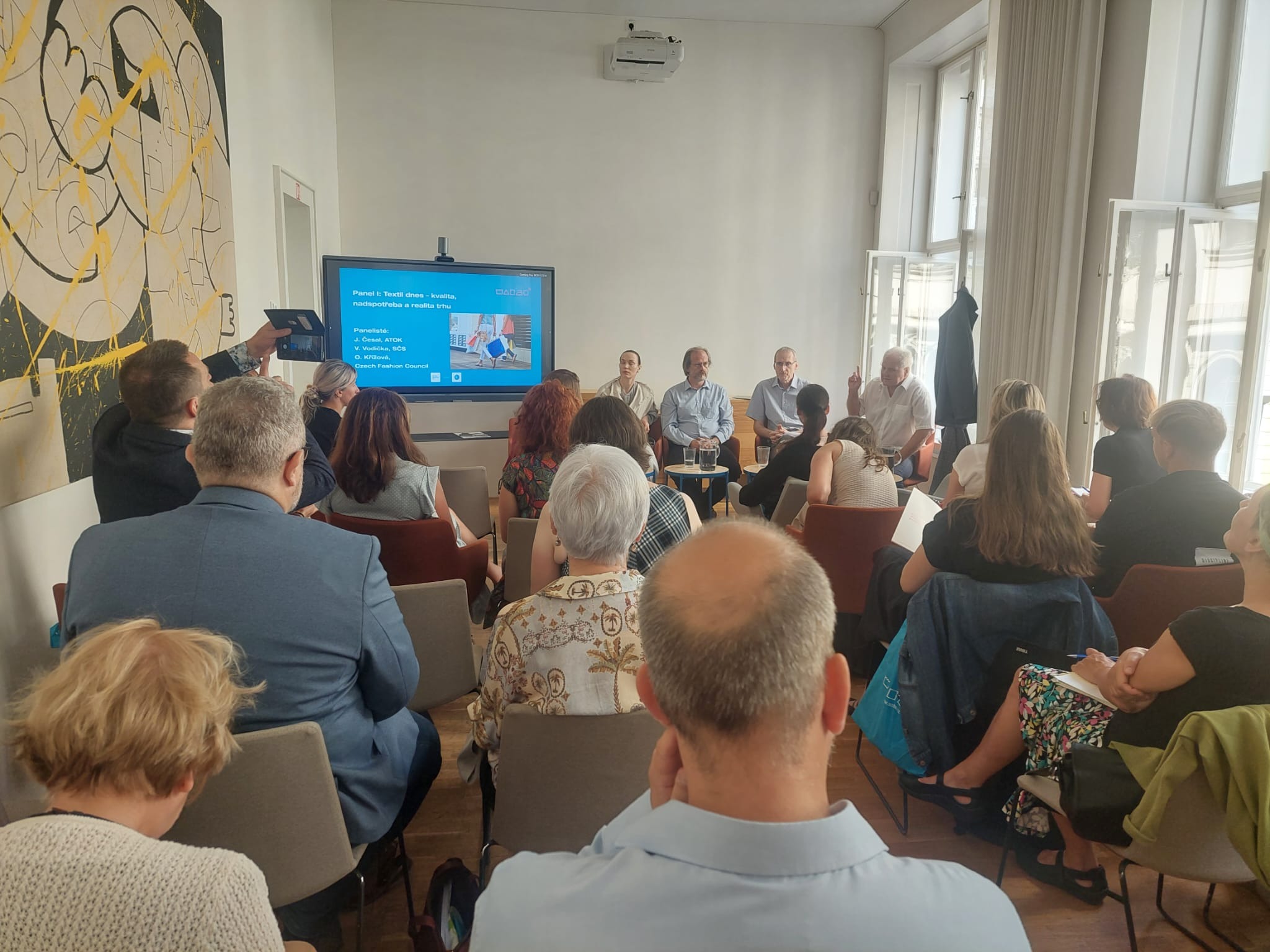 Kulatý stůl: Kvalita, udržitelnost a rychlá móda pod lupou