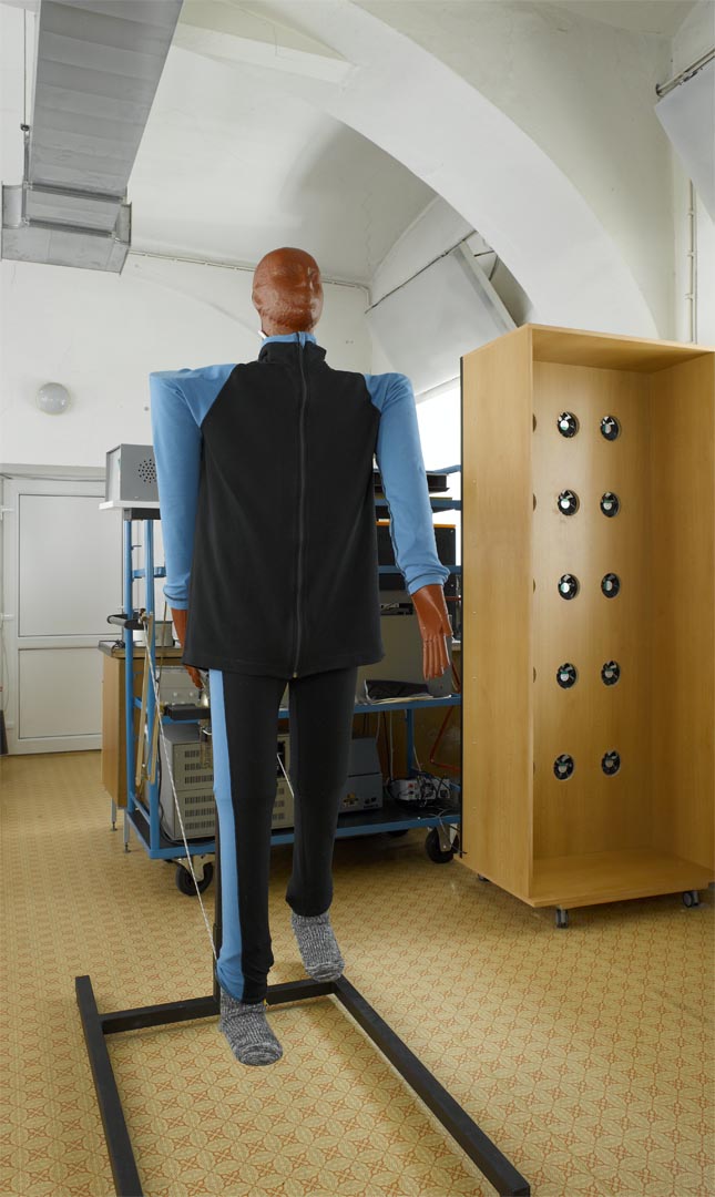 Figur&iacute;na pro zkou&scaron;en&iacute; tepeln&eacute; odolnosti u oděvů